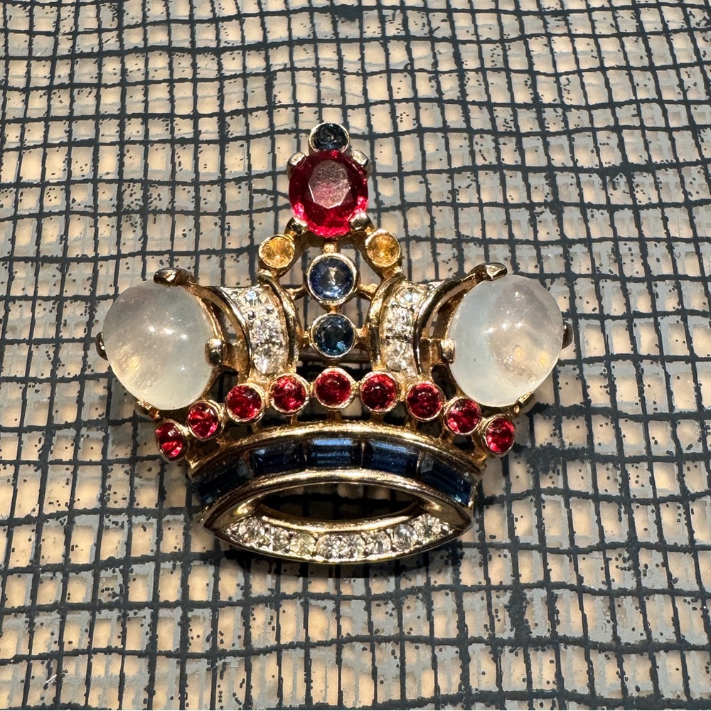 Vintage Alfred Philippe Trifari Crown Brooch
